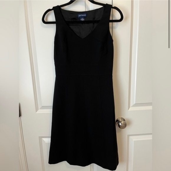 Ann Taylor Dresses & Skirts - Ann Taylor little black dress